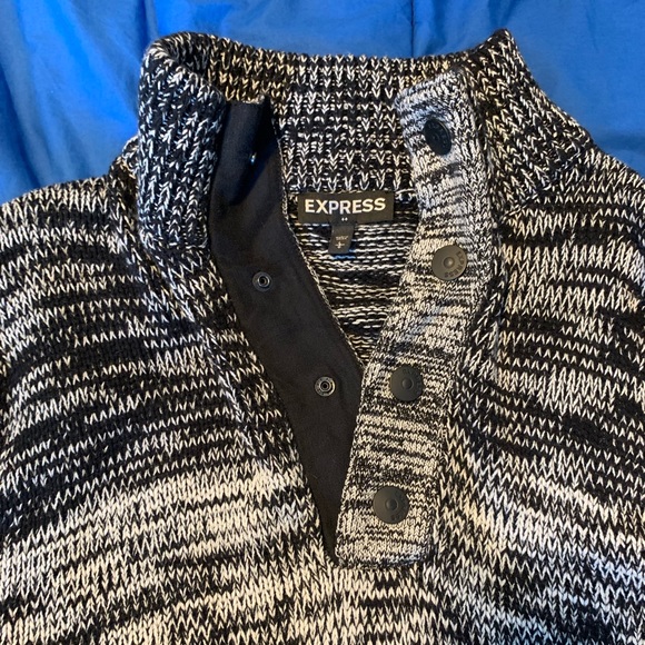 Express half button patterned sweater - Picture 2 of 4